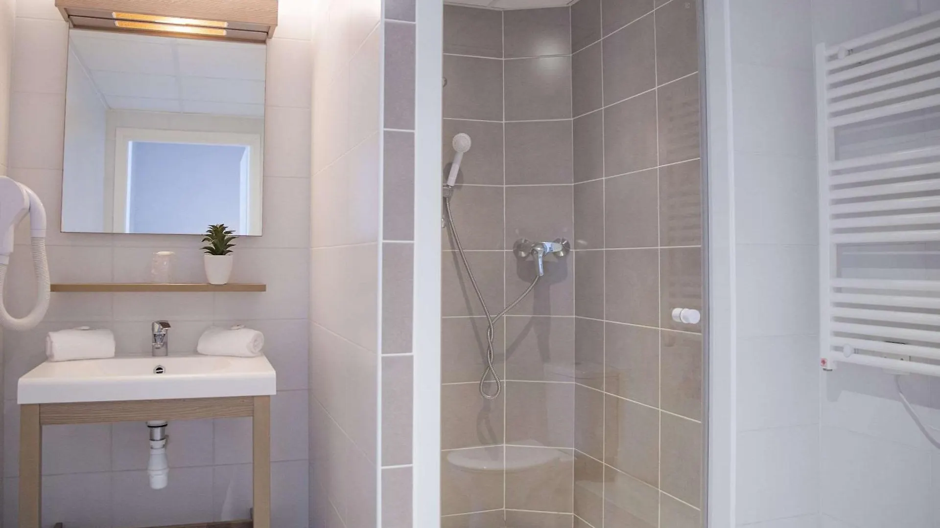 Comfort Aparthotel Cannes Mandelieu 4*,